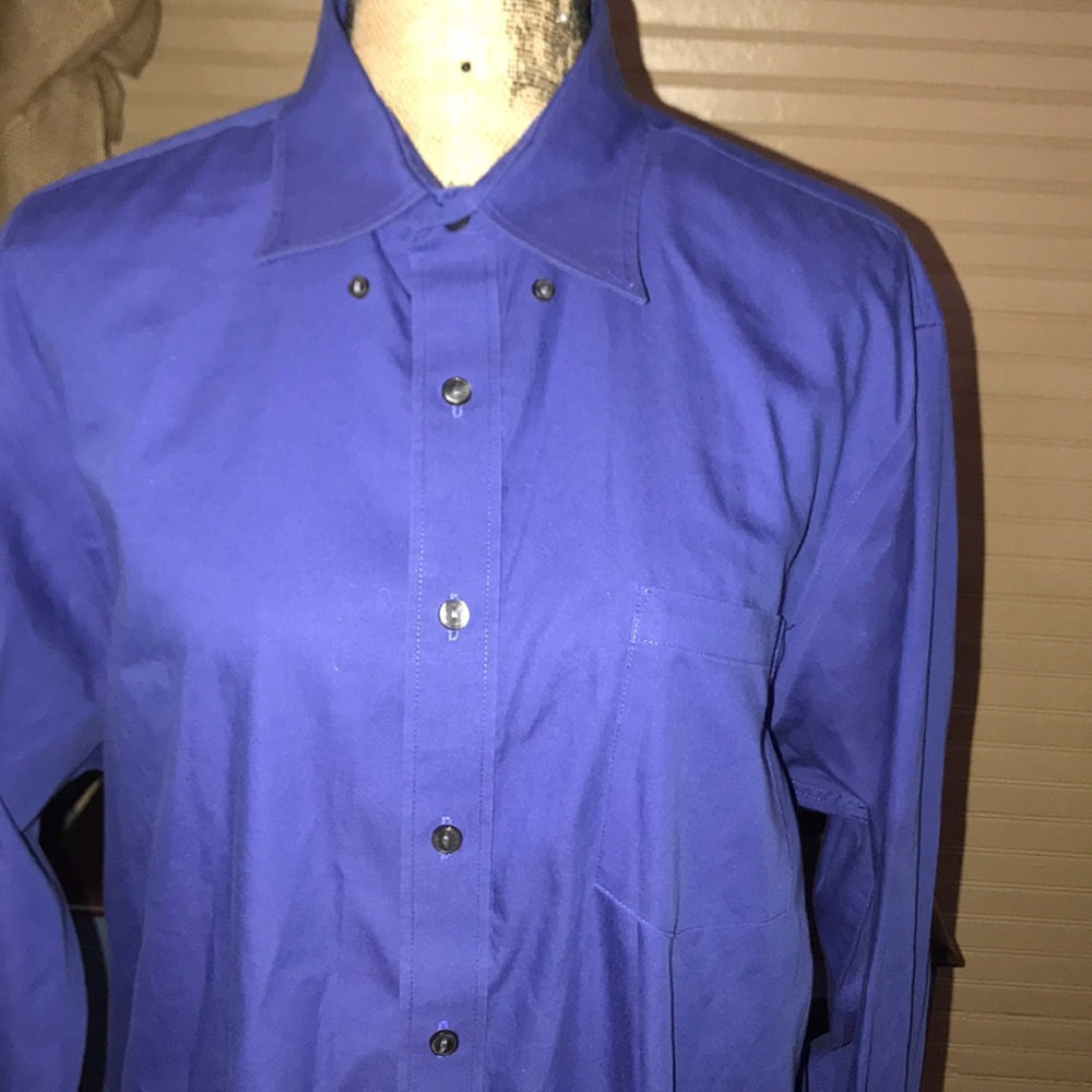 Nice button down shirt 👕 - Picture 5 of 6